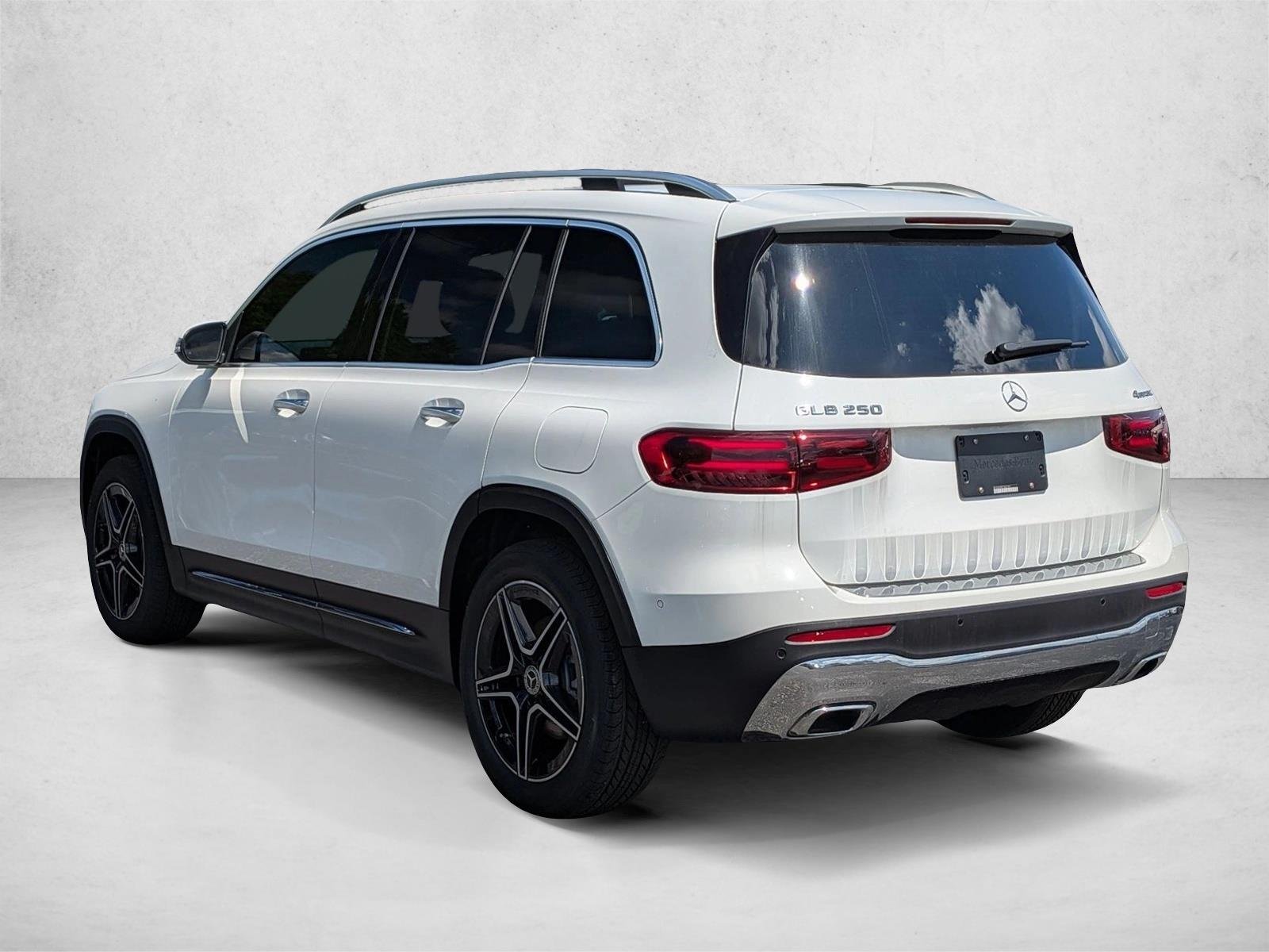 2026 Mercedes-Benz GLB GLB 250 - Photo 9