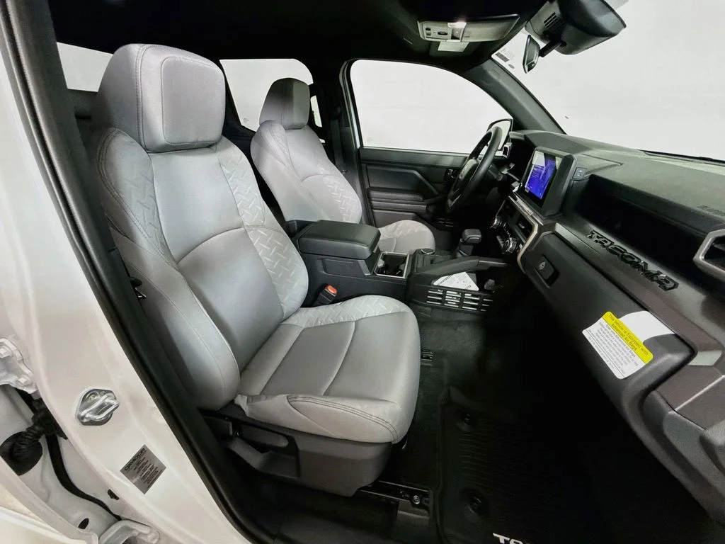 New 2026 Ice Cap Toyota SR5 image 25