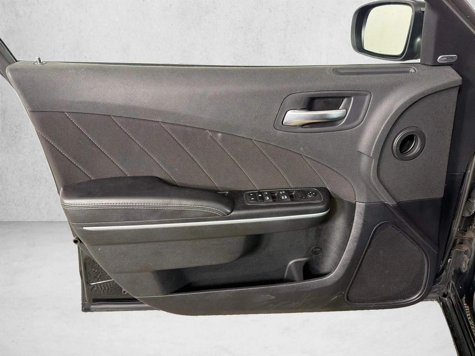 Used 2023 Black Dodge SXT image 10