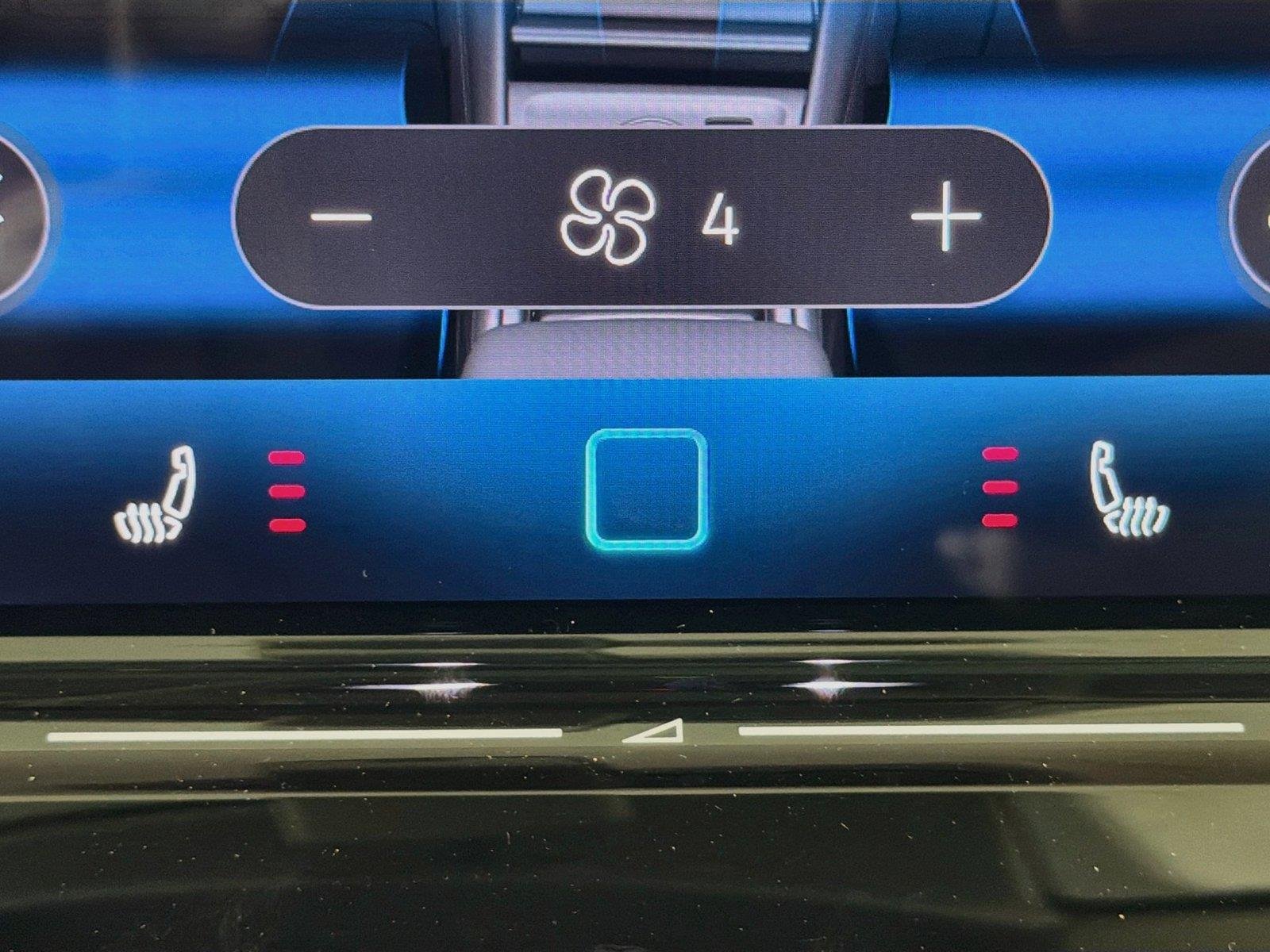 New 2026 Pure White Volkswagen SE image 18