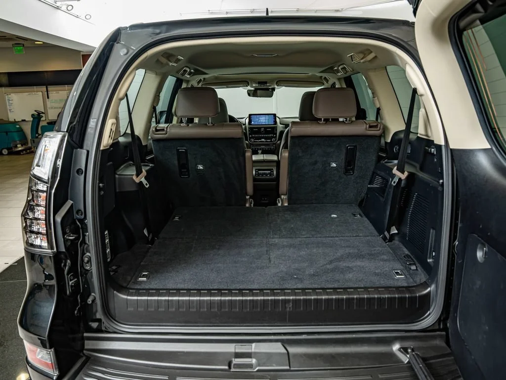 Certified Used 2023 Caviar Lexus 460 image 37