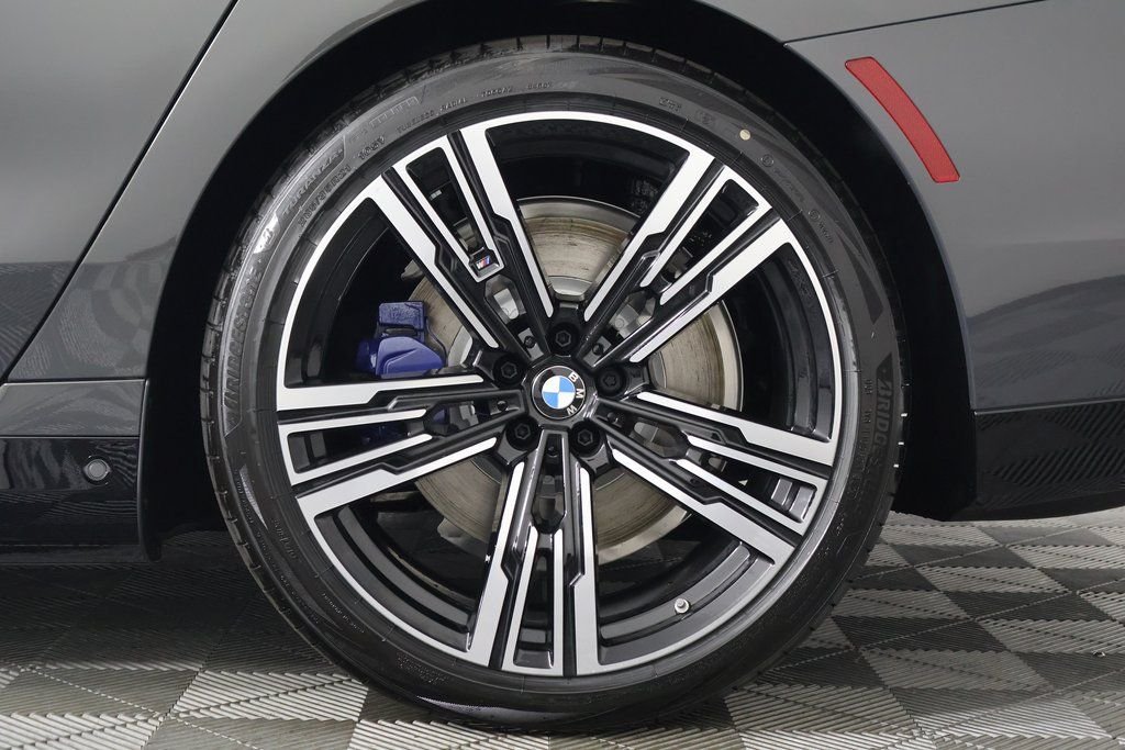 New 2026 Dravit Grey Metallic BMW eDrive50 image 10
