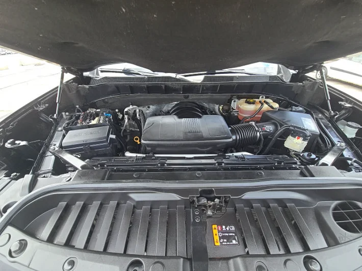 Used 2020 BLACK Chevrolet LT Trail Boss image 6