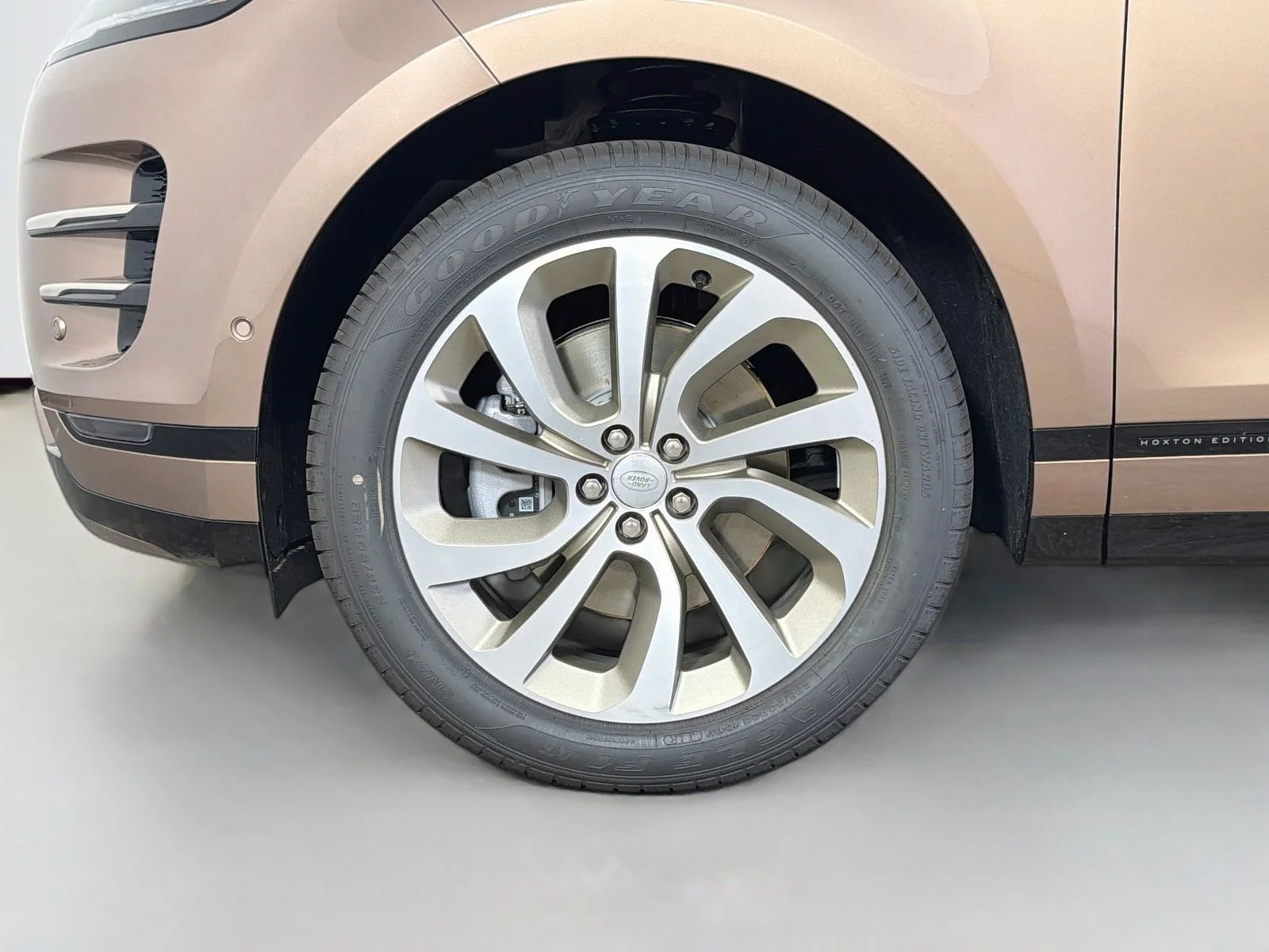 New 2026 Corinthian Bron Land Rover Hoxton Edition image 36