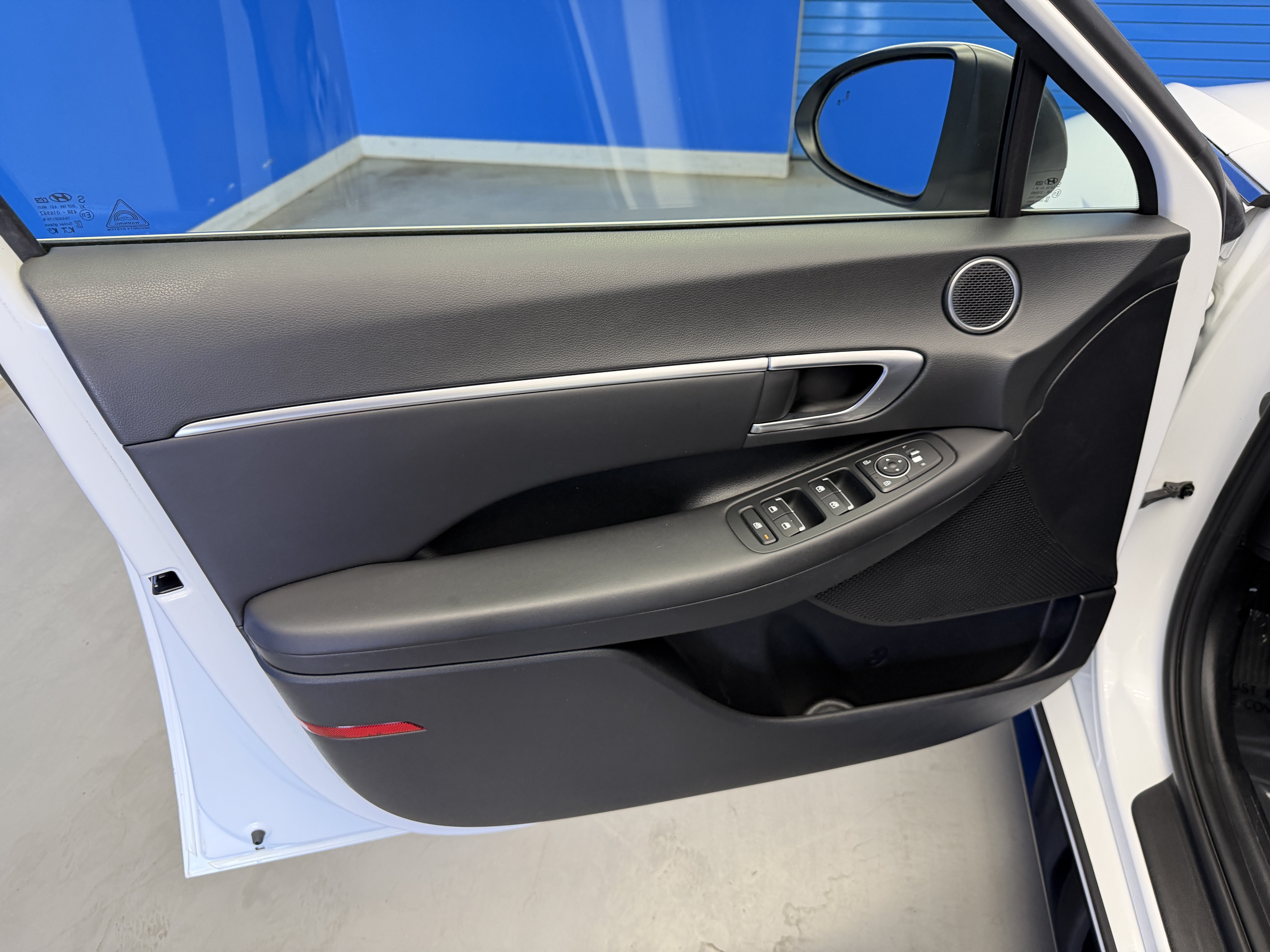 Used 2021 Quartz White Hyundai SEL image 9
