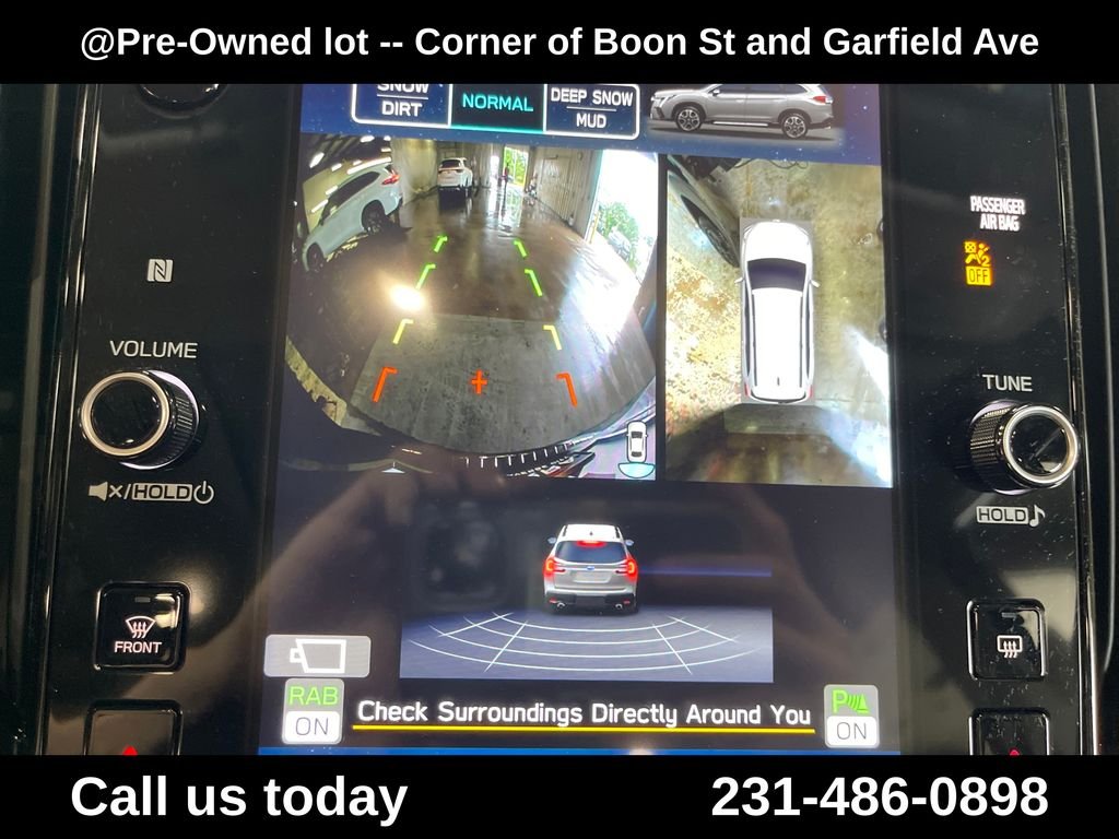 Used 2025 Black Subaru Onyx Edition Touring image 28