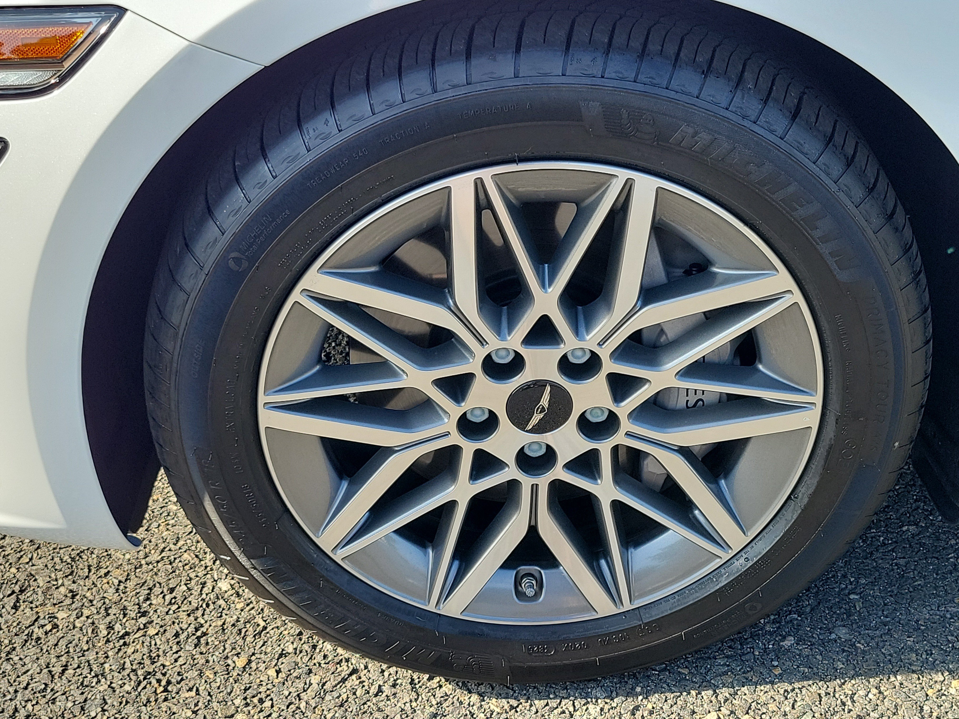 Certified Used 2026 Uyuni White Genesis 2.5T image 7