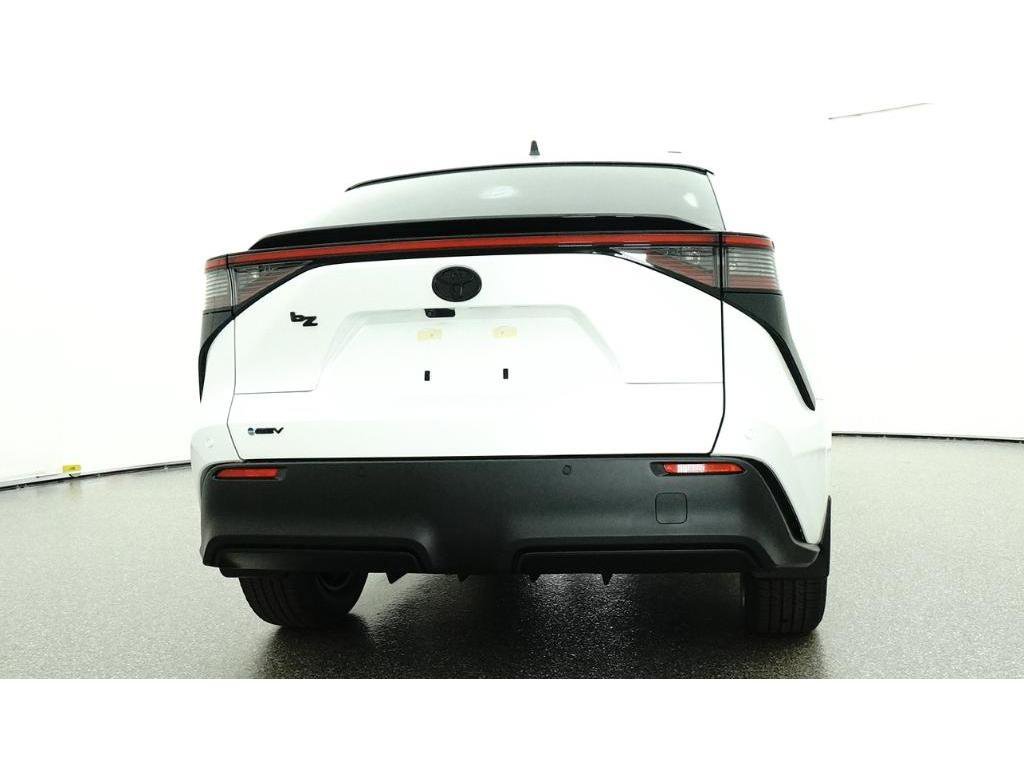 New 2026 Wind Chill Pearl Toyota XLE image 23