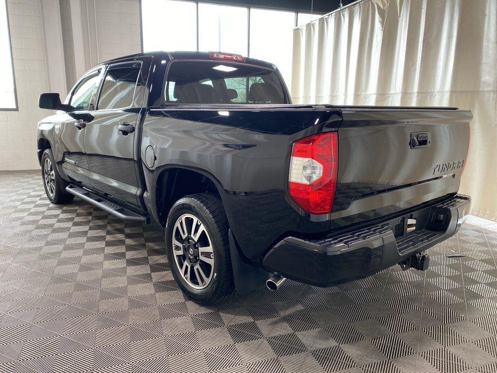 Used 2019 Midnight Black Metallic Toyota SR5 image 9