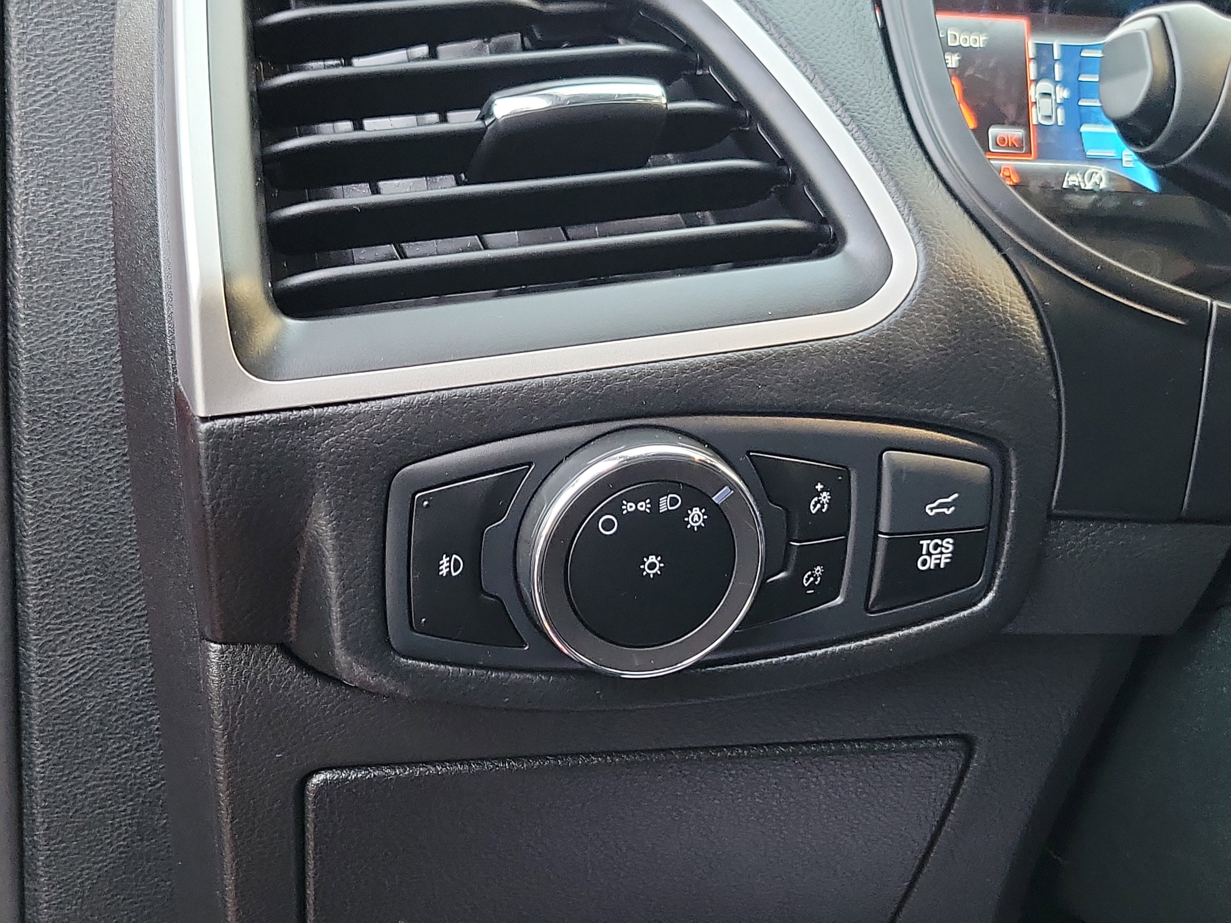 Used 2023 Red Ford  image 18