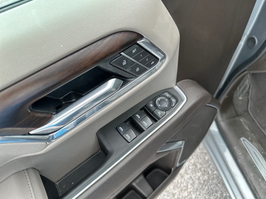 Used 2025 Sterling Metallic GMC SLT image 20