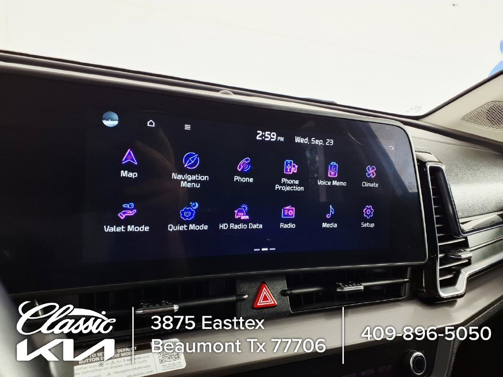 Used 2023 White Kia EX image 26