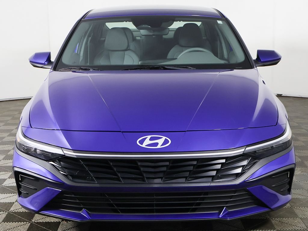 Used 2025 Blue Hyundai SE image 9