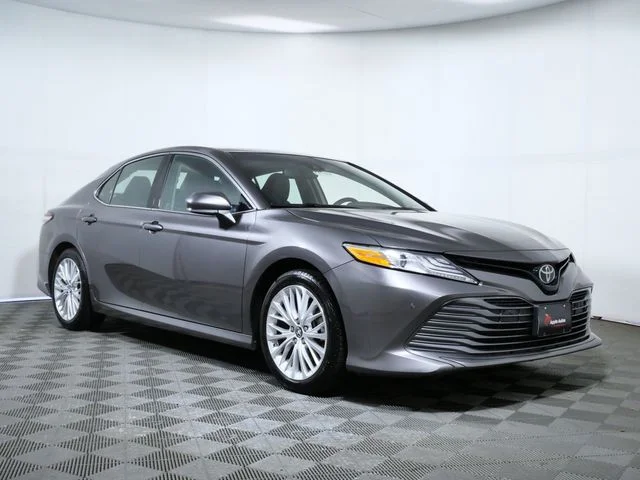 Used 2018 Gray Toyota XLE image 1