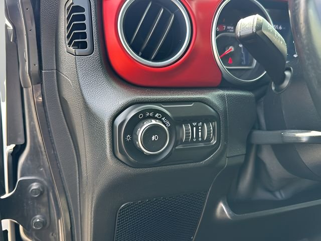 Used 2020 Gray Jeep Rubicon image 28