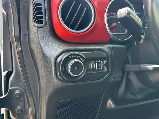 Used 2020 Gray Jeep Rubicon image 28