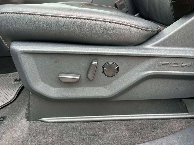 New 2027 Carbonized Gray Metallic Ford F-250® Lariat® image 22