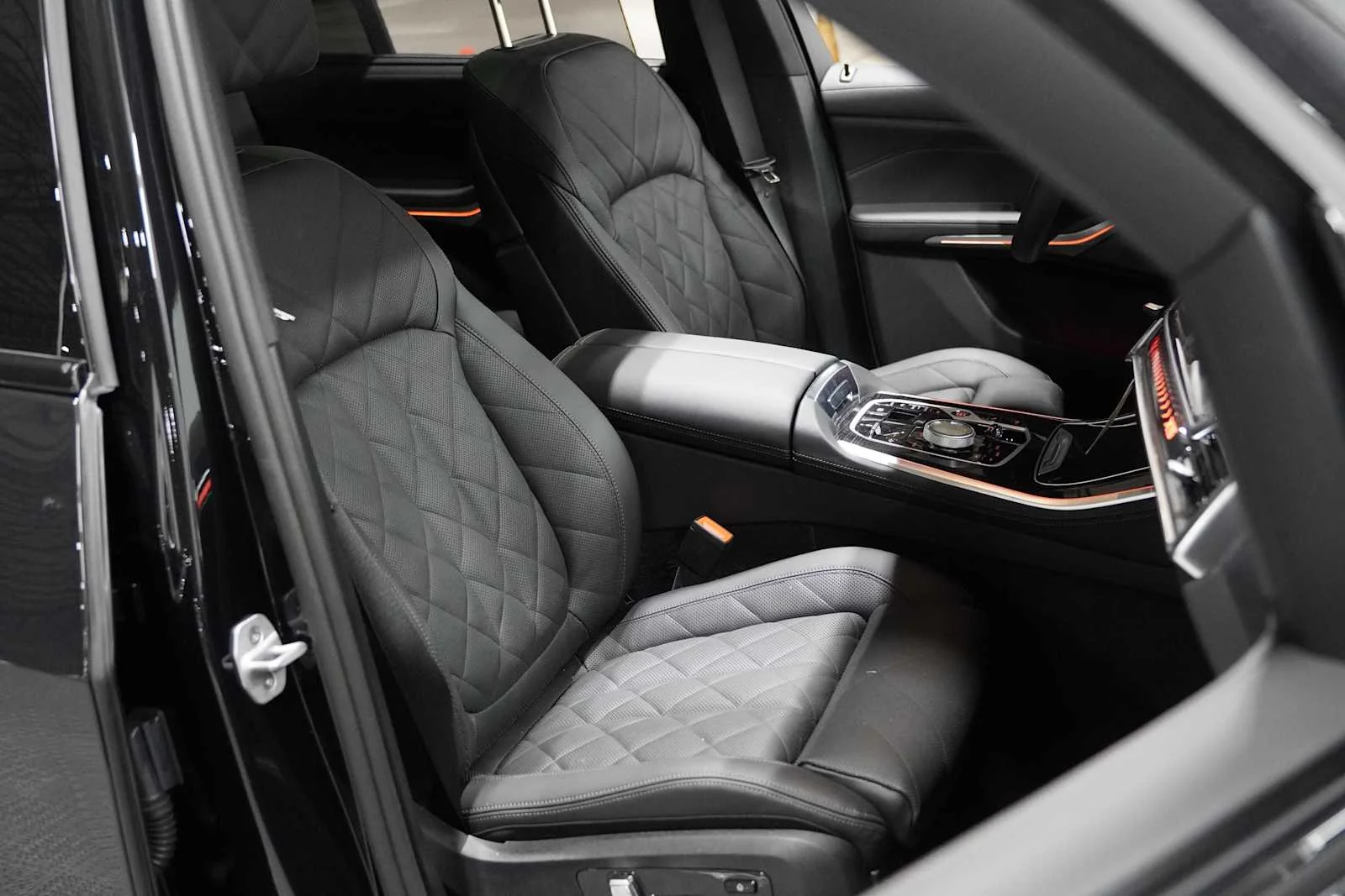 Used 2026 Black Sapphire Metallic BMW xDrive40i image 11