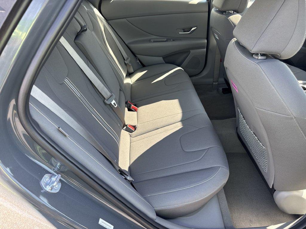 New 2025 Gray Hyundai SEL Convenience image 15