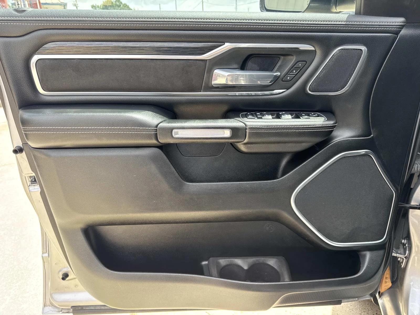 Used 2023 Billet Silver Metallic Clearcoat Ram Laramie image 18