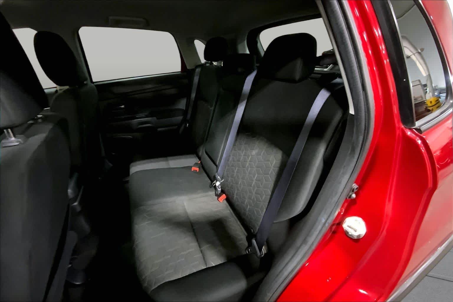 Used 2022 Red Diamond Mitsubishi ES image 21
