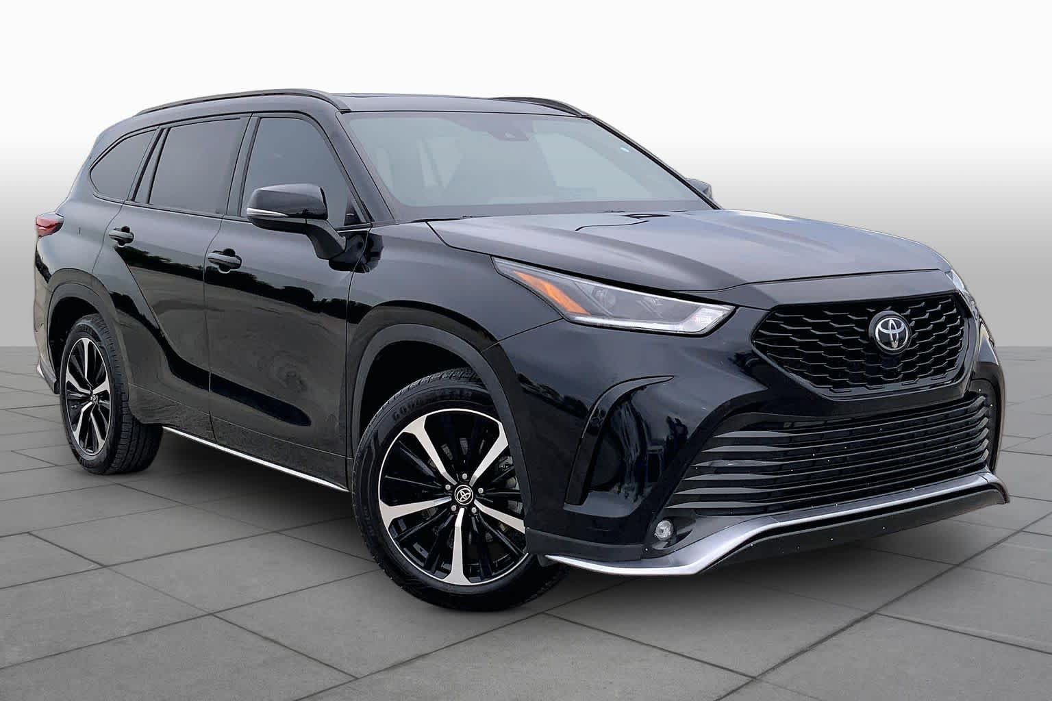 Used 2021 Midnight Black Metallic Toyota XSE image 3