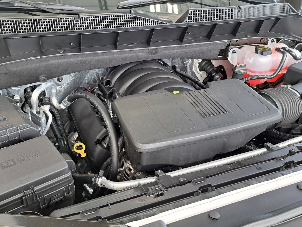 2026 Chevrolet Silverado 1500 RST Crew Cab Pickup Slide 13