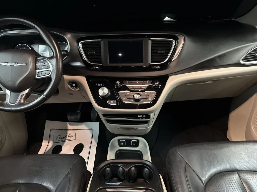 Used 2020 Crystal Metallic Chrysler Touring L image 26