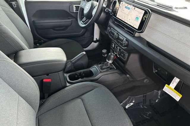 New 2026 Bright White Clear-Coat Exterior Paint Jeep Sport S image 15