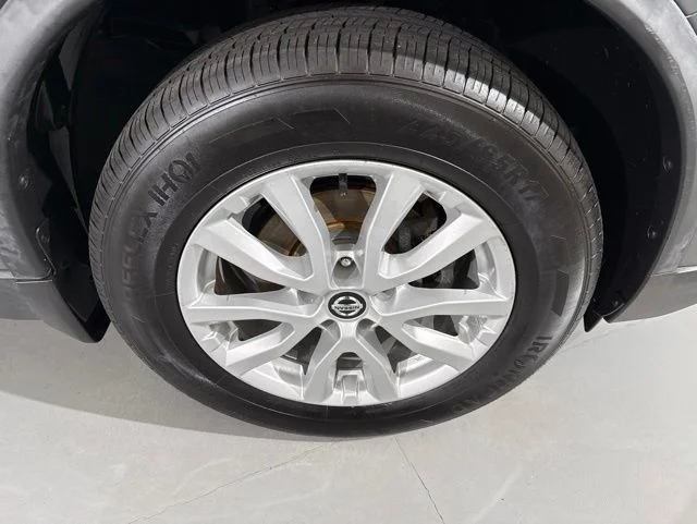 Used 2019 Gray Nissan SV image 15
