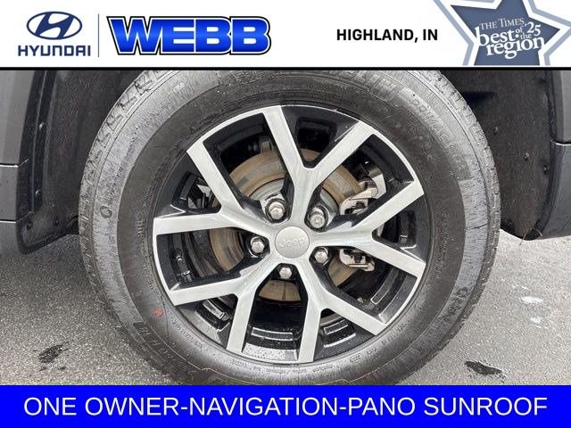 Used 2025 Silver Jeep Limited image 36