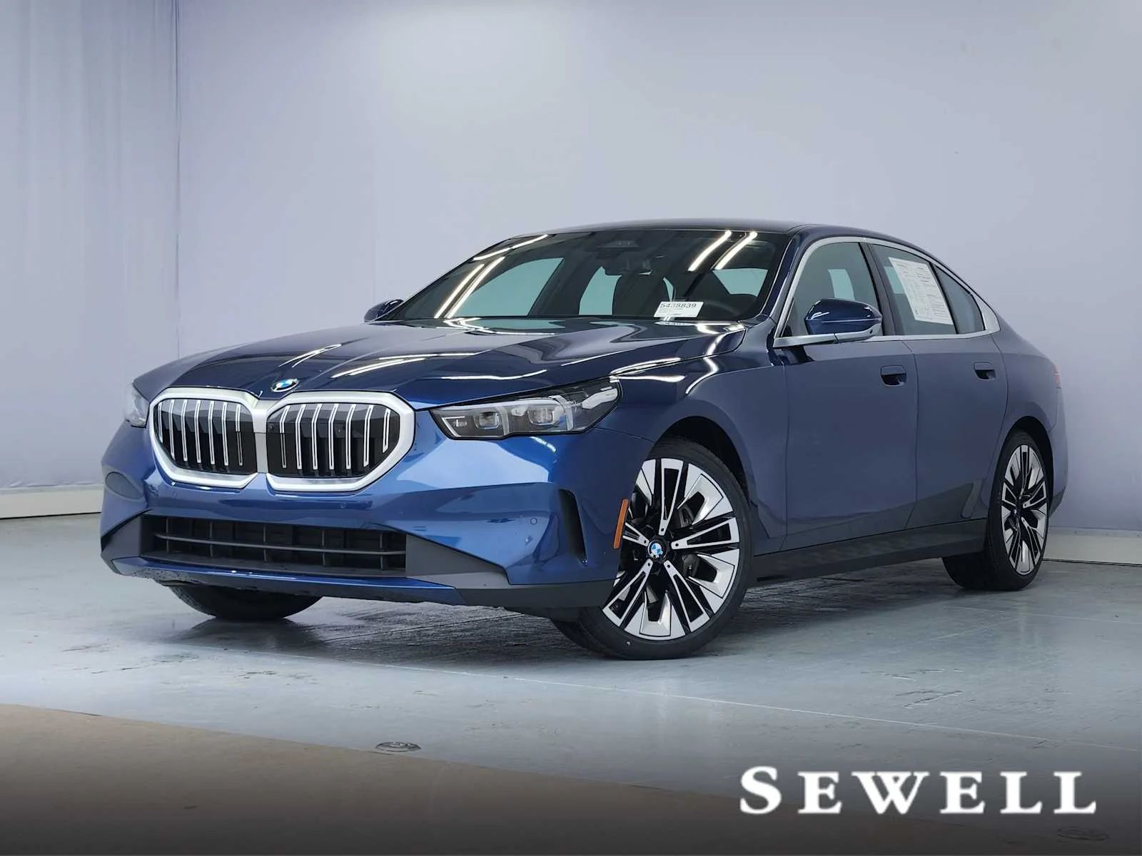 2025 BMW 5 Series 540i xDrive Sedan's photo