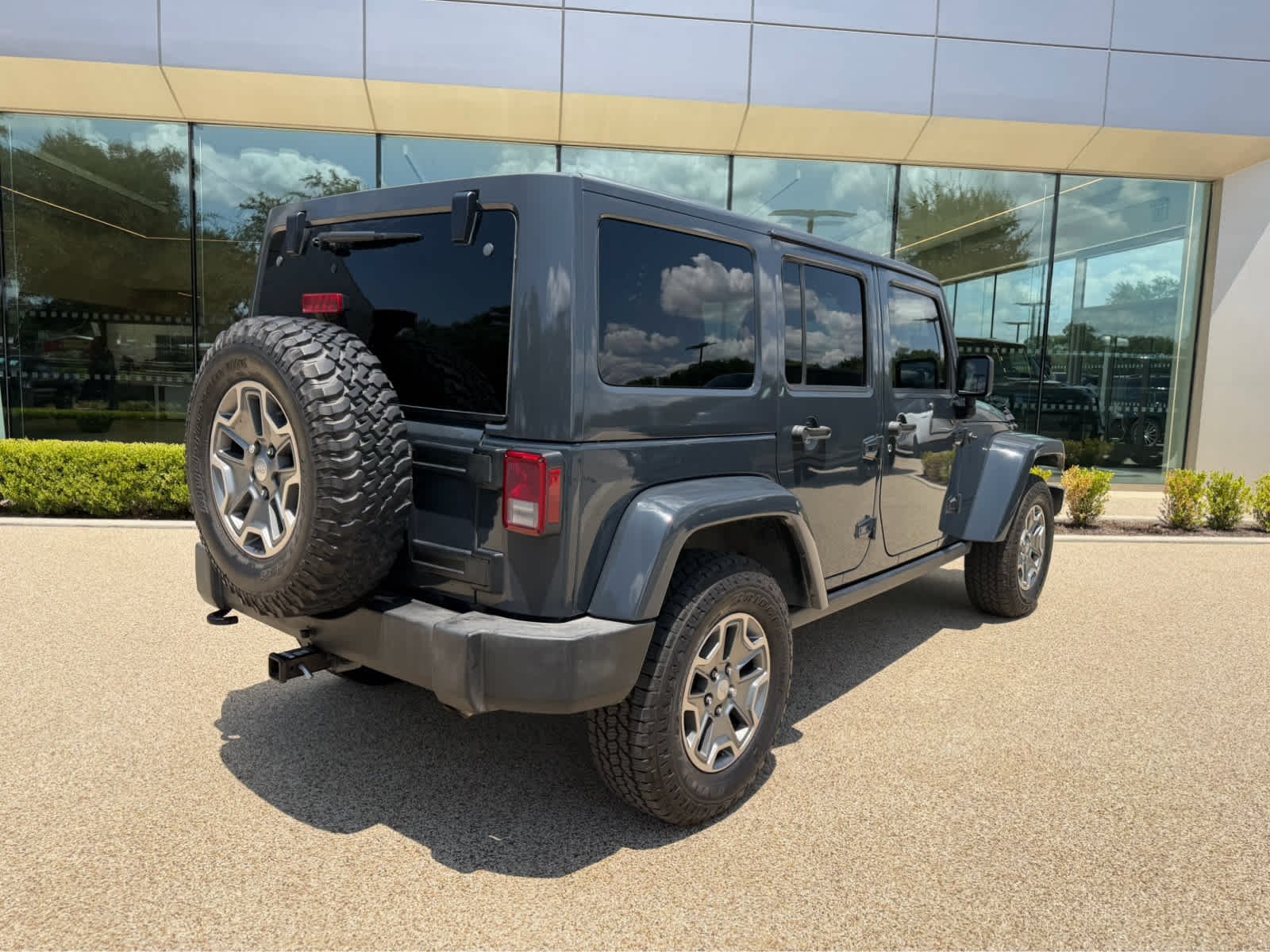 Used 2016 Rhino Clearcoat Jeep Rubicon image 5