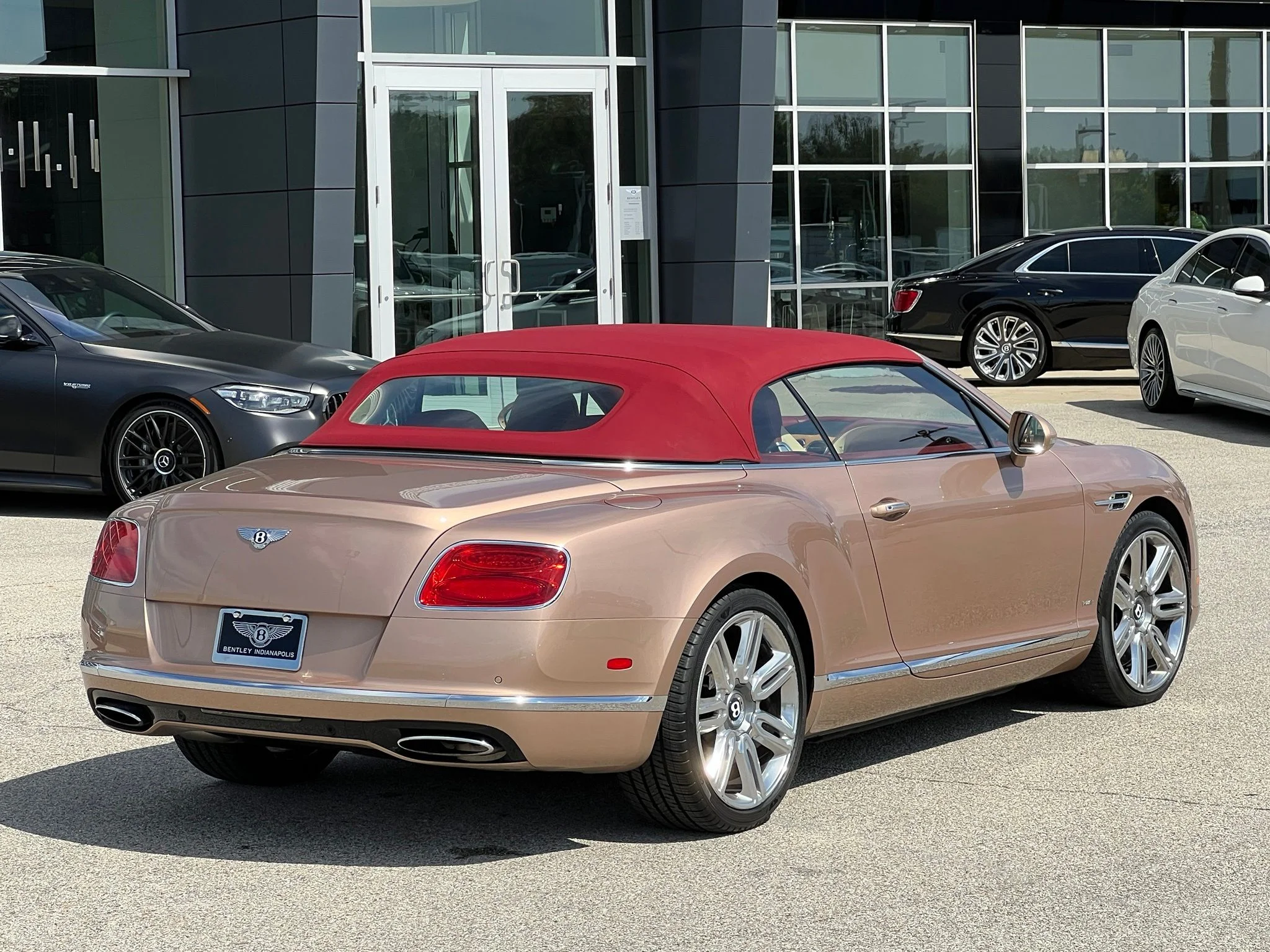 Used 2017 Gold Bentley W12 image 6