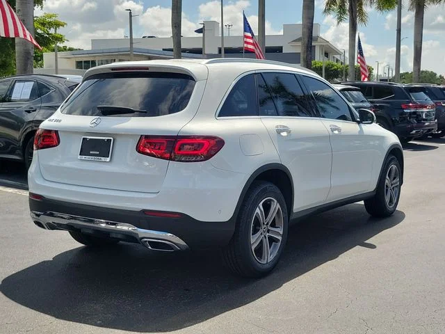 Used 2021 White Mercedes-Benz GLC 300 image 4