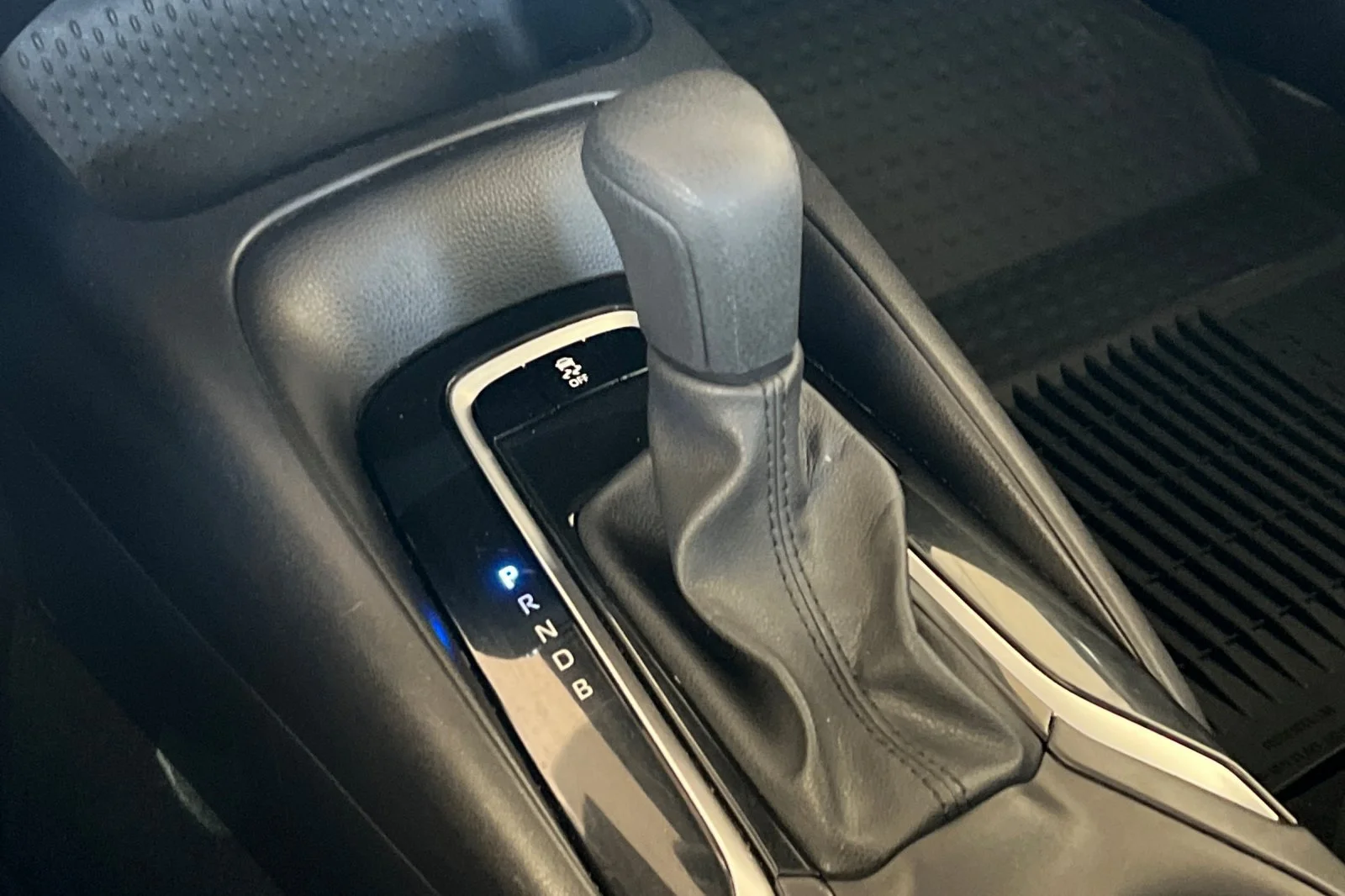 Certified Used 2025 Silver Toyota LE image 20