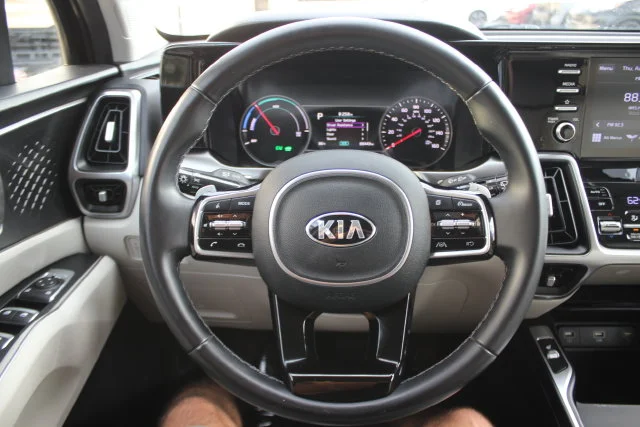Used 2021 Black Kia S image 13