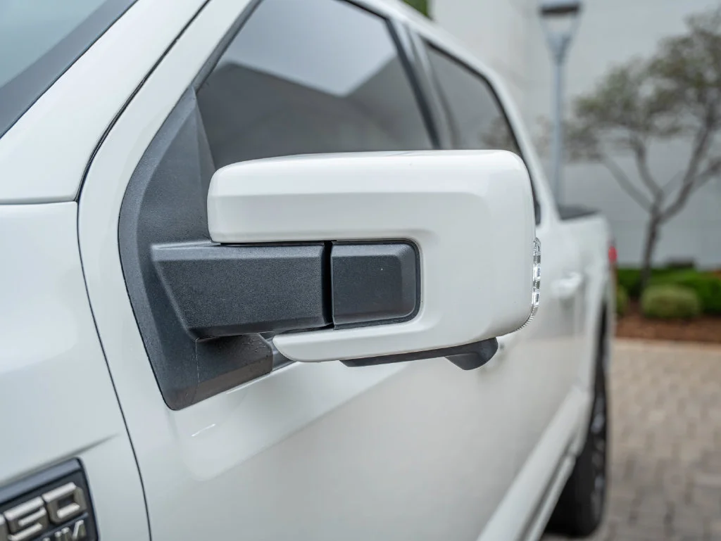 Used 2025 White Metallic Ford Platinum image 9