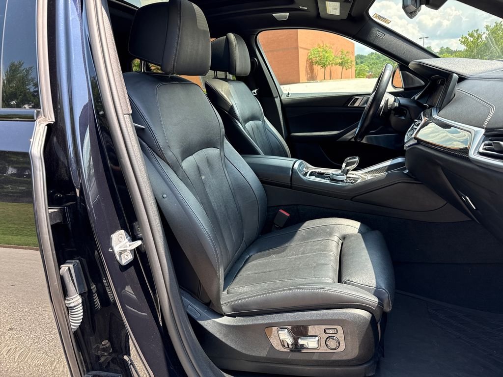 Used 2021 Black BMW M50i image 30