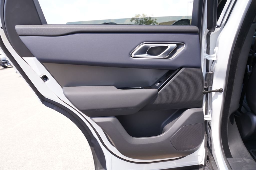 New 2026 Fuji White Land Rover S image 24
