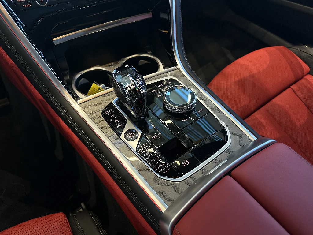 New 2026 Dravit Grey Metallic BMW i xDrive image 10