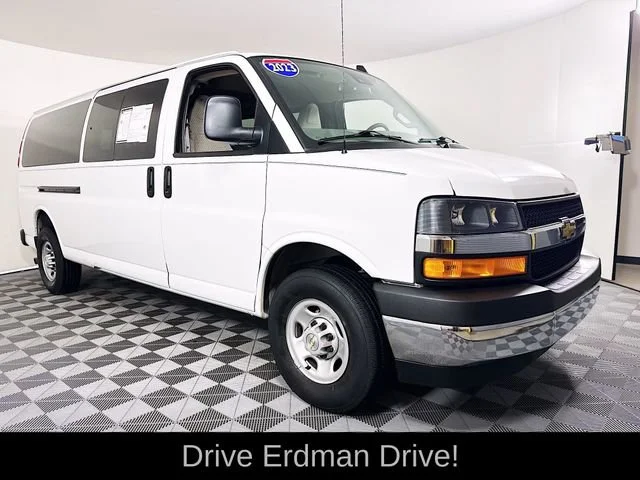 2023 Chevrolet Express 3500 LT Extended's photo
