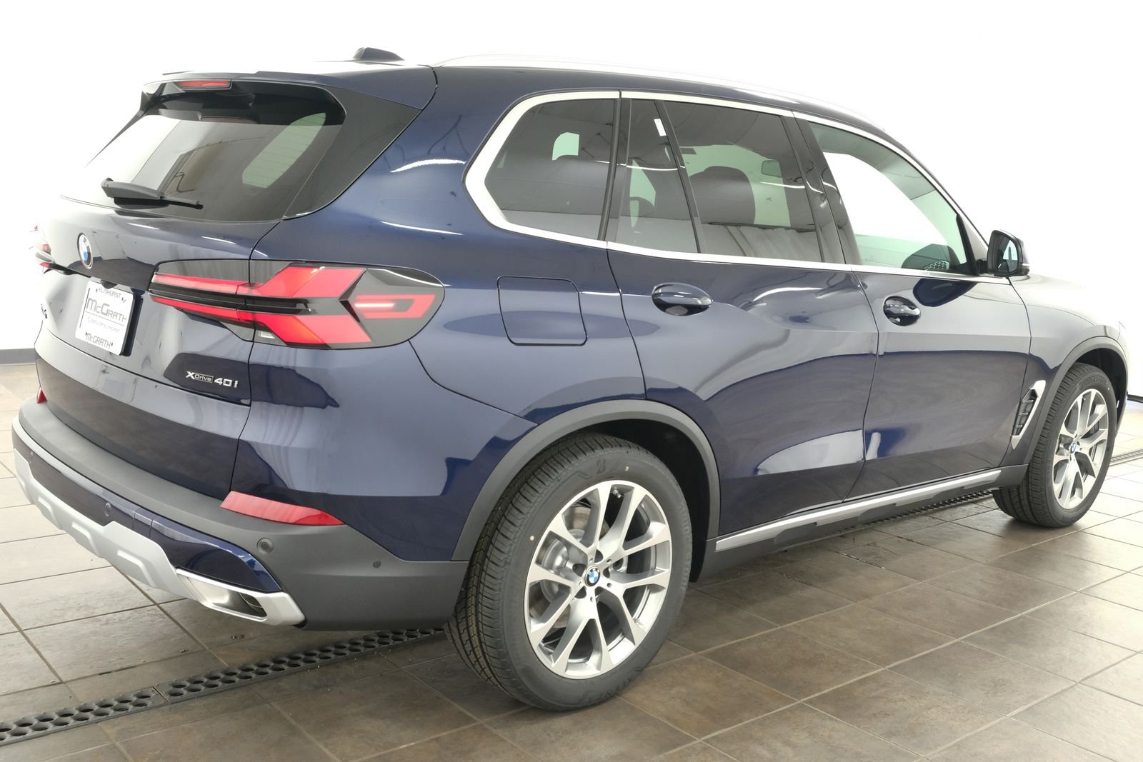 New 2026 Tanzanite Blue II Metallic BMW xDrive40i image 7