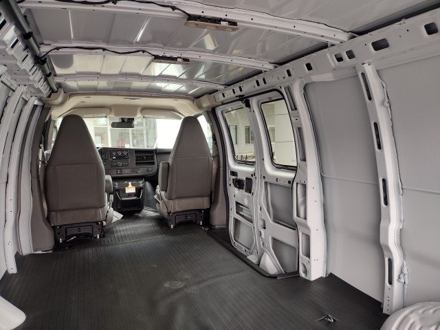 2025 Chevrolet Express Cargo Work Van - Photo 19
