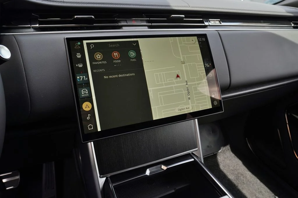 New 2026 Obsidian Black in Gloss Finish Land Rover SV image 24