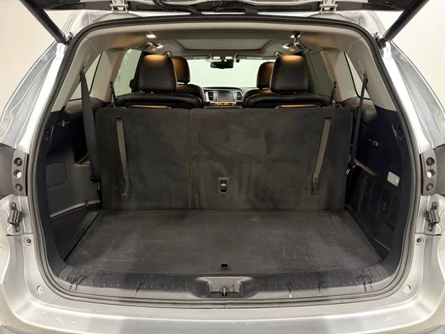 Used 2016 Silver Toyota Limited Platinum V6 image 40
