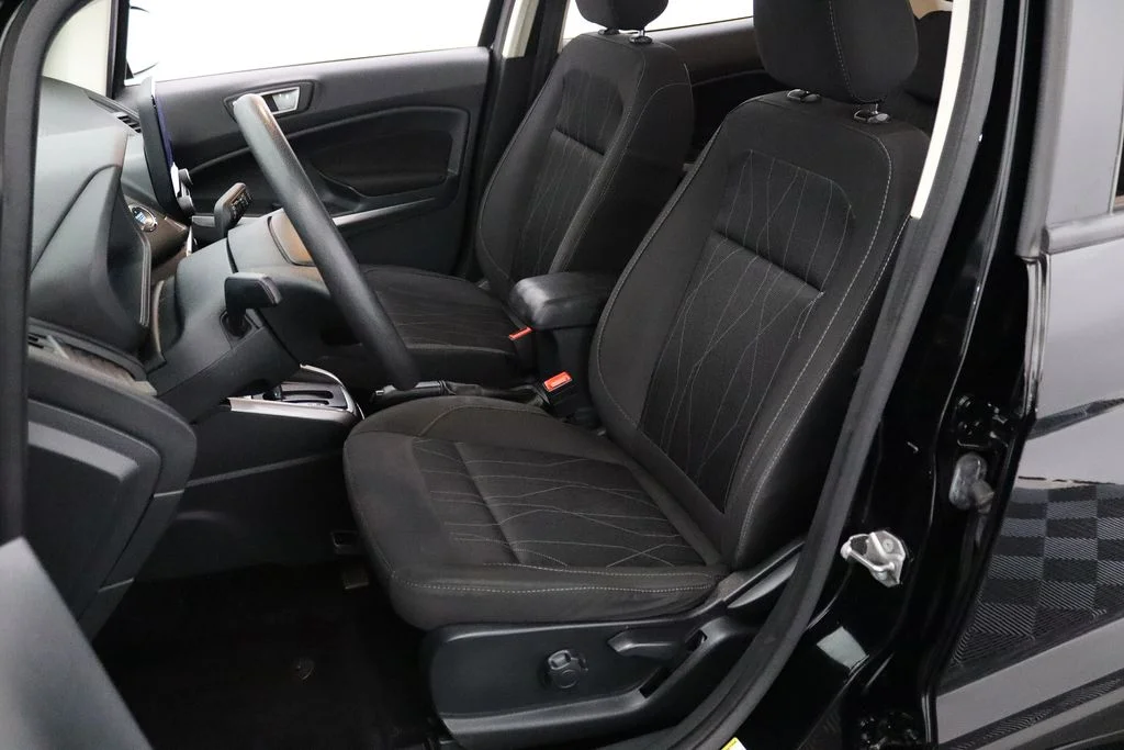 Used 2021 Black Ford SE image 10