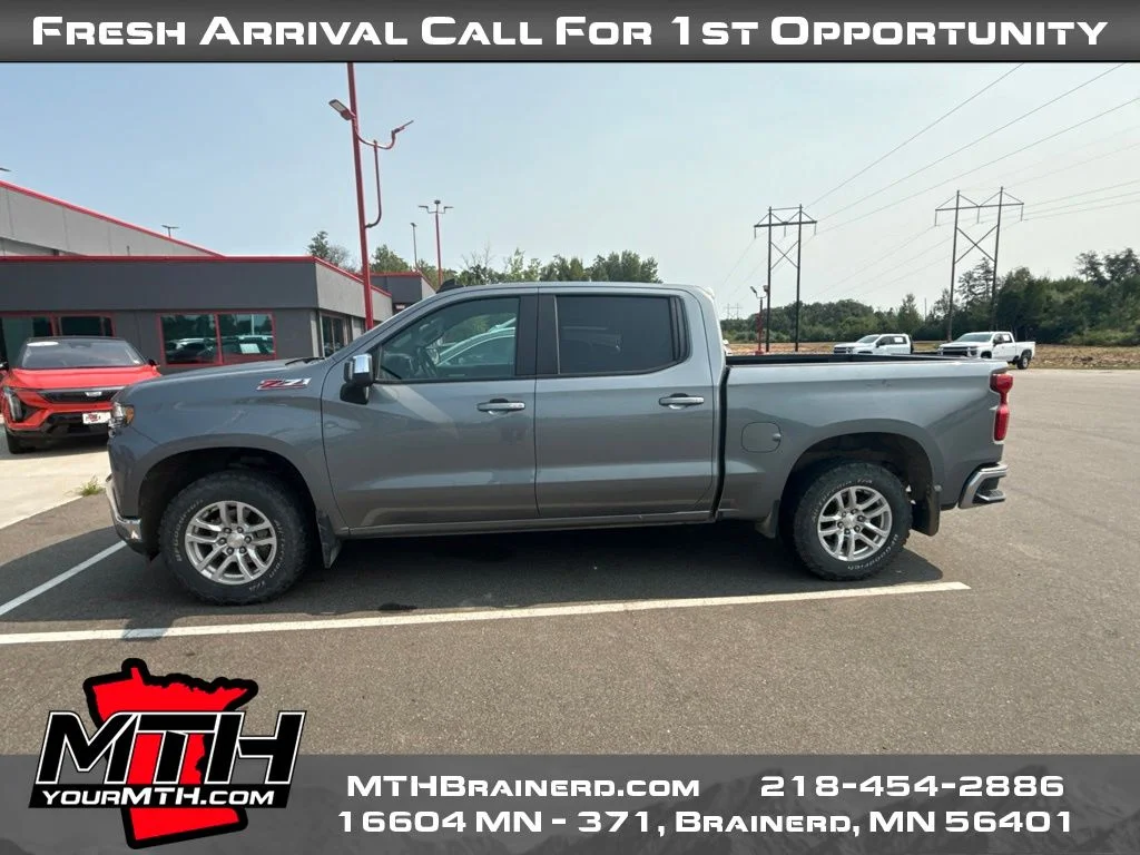 Used 2022 Gray Chevrolet LT image 4