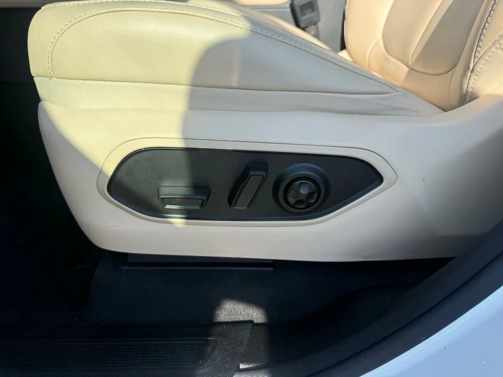 Certified Used 2024 White Jeep Limited image 14