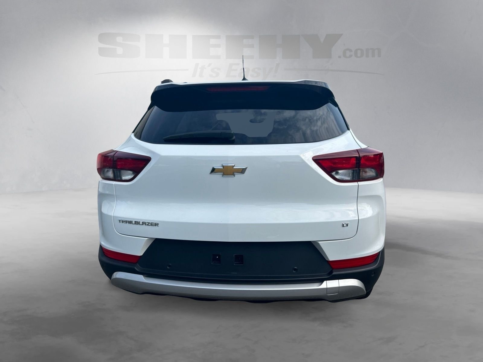 Used 2024 White Chevrolet LT image 13